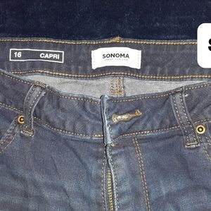 Women's stretch capris